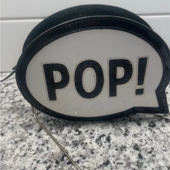 Kate Spade New York Black and White Novely Speech Bubble 'POP!' Crossbody EUC - Picture 2 of 16